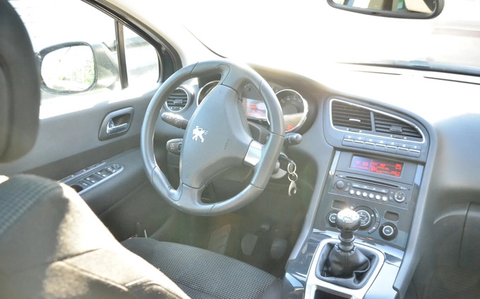 Peugeot 5008 cena 22900 przebieg: 149000, rok produkcji 2011 z Poznań małe 232